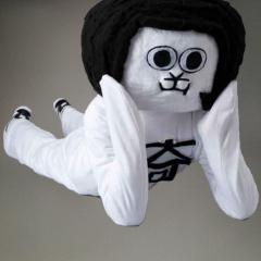 あの人気キャラクターと一緒に写真が撮れる「オカザえもんと撮るでござる」で夢の共演！のサムネイル